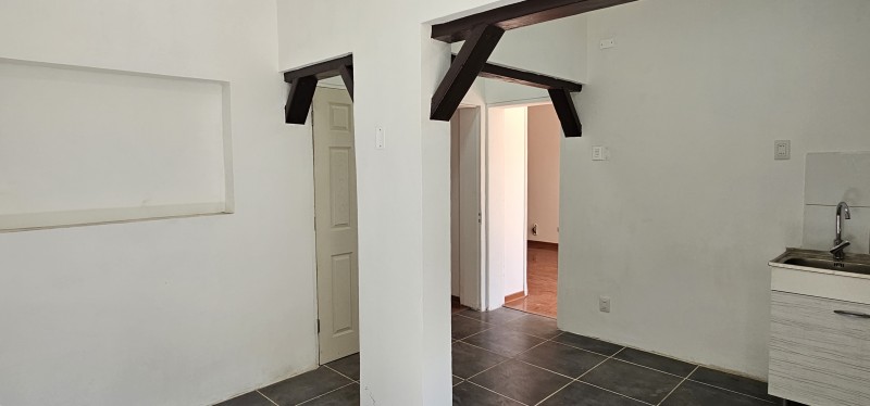 Casa Remodelada de Dos Pisos Barrio Suárez Mujica