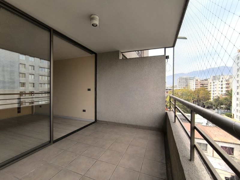 Renovado! Vende Depto. 2D-1B-1E-1B , Cerca de Metro Ñuñoa