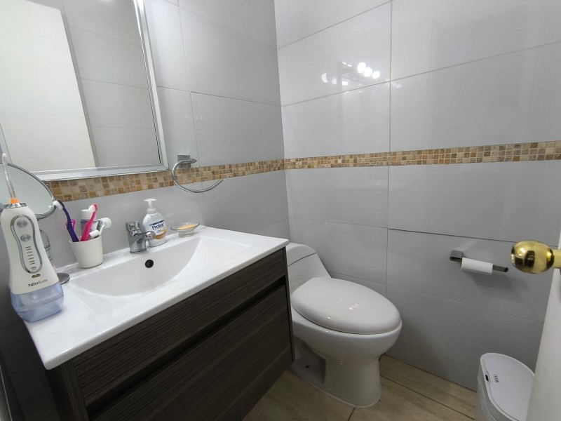 Vende Casa 4D-3B C/patente Comercial y Oficina en la Florida