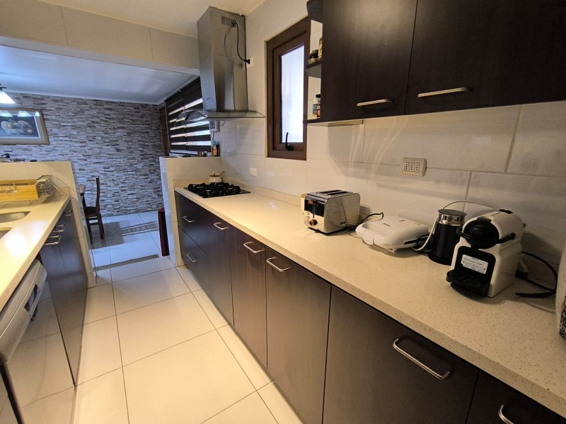 Vende Casa 4D-3B C/patente Comercial y Oficina en la Florida