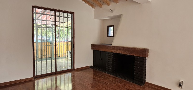 Casa Remodelada de Dos Pisos Barrio Suárez Mujica