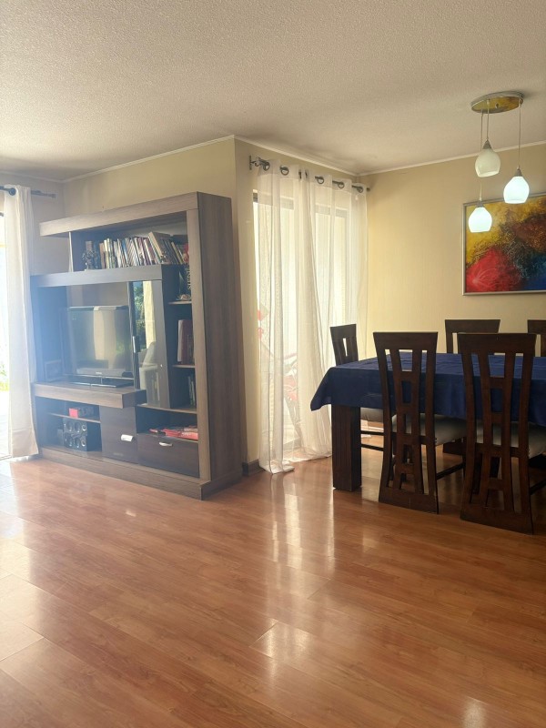 Casa Con Patio y Piscina Se Vende Quebrada de Macul Peñalole