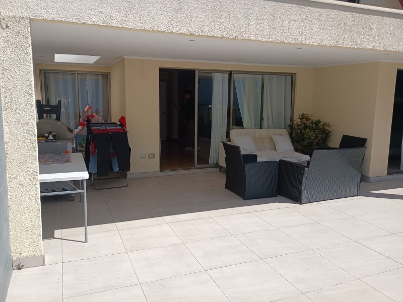 Casa Con Patio y Piscina Se Vende Quebrada de Macul Peñalole