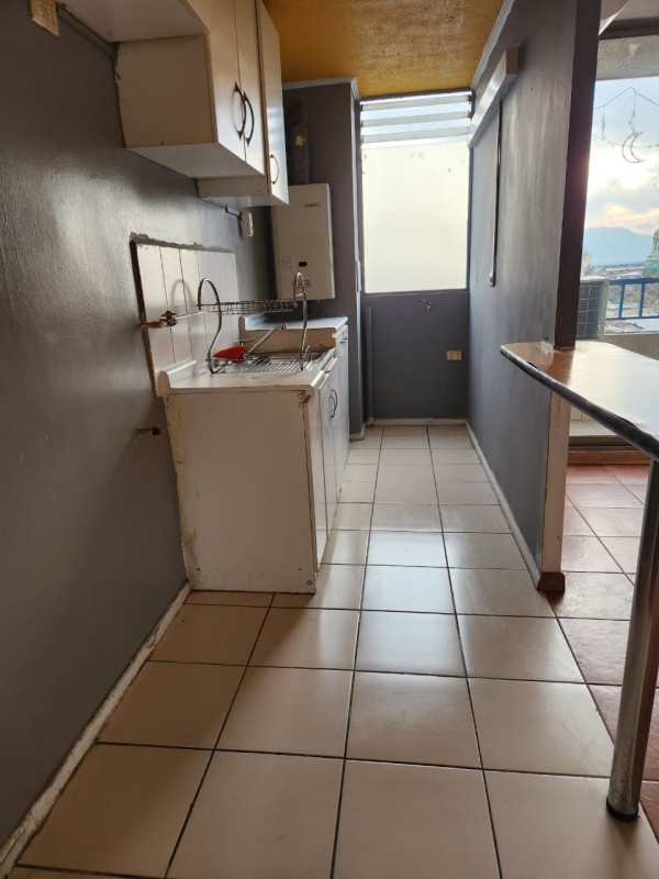 en Arriendo Amplio Departamento en Cueto 1233