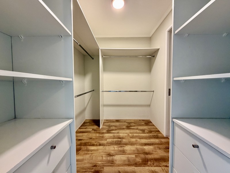 Departamento de 4 Dormitorios en Linderos, Gg.cc Incluidos