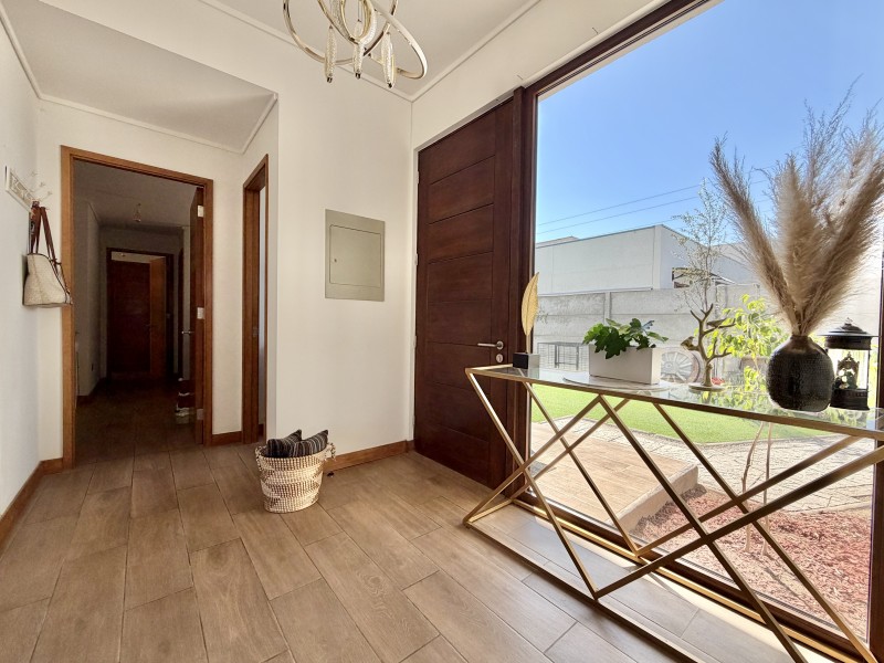 Impecable Casa Mediterránea en Condominio en Alto Jahuel