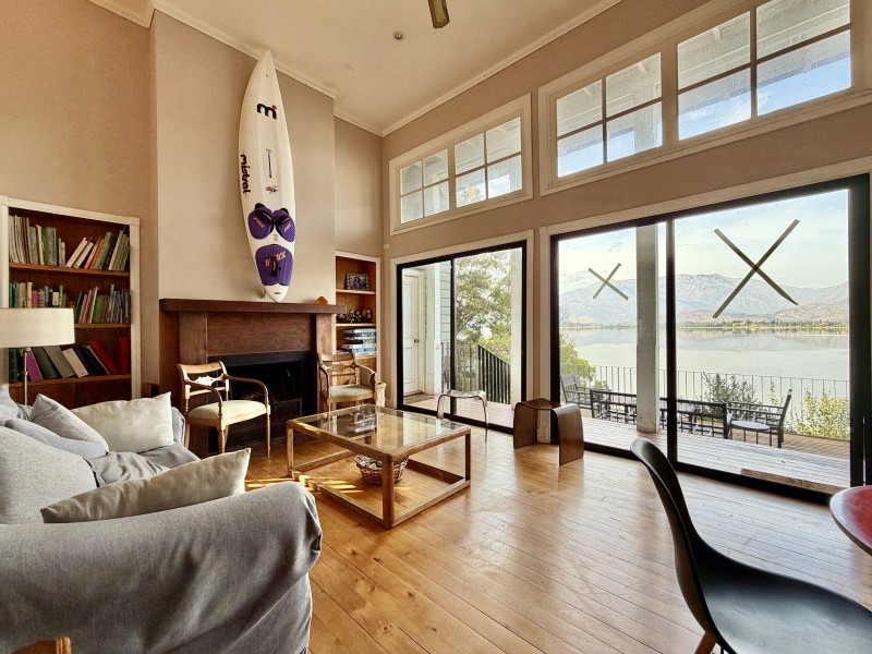 Increíble Casa Con Orilla de Laguna en Aculeo