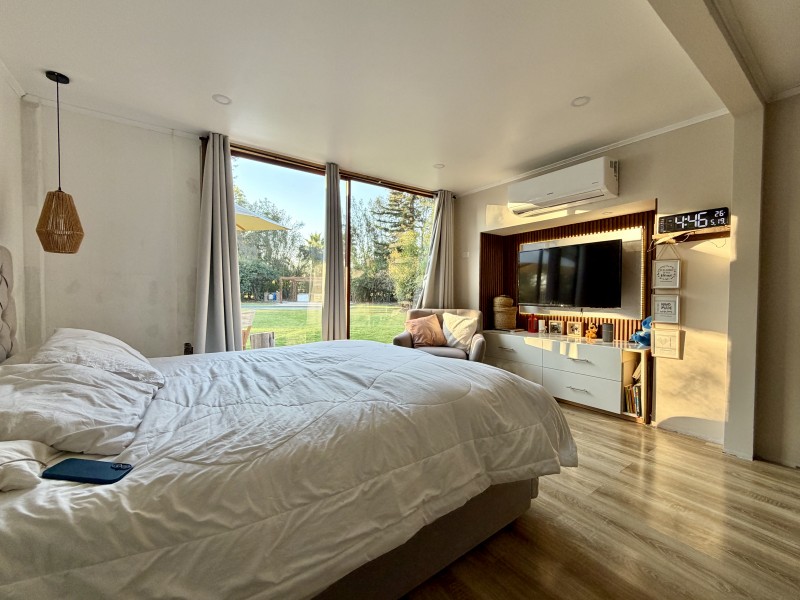 Amplia Casa Con Excelente Ubicación en las Araucarias