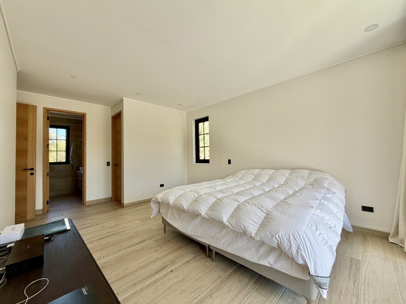 Espectacular Casa Nueva en el Tránsito