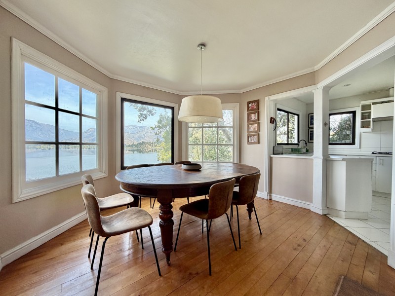 Increíble Casa Con Orilla de Laguna en Aculeo