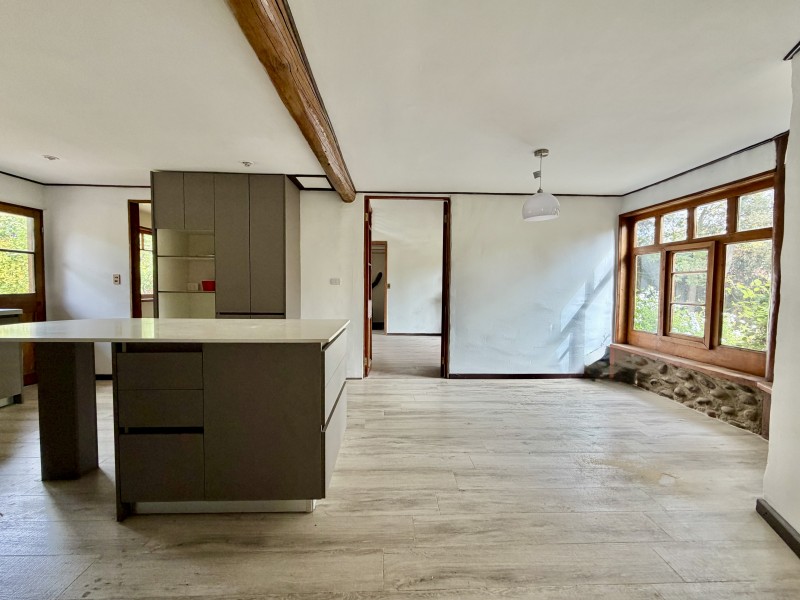 Amplia Casa Campestre Remodelada en Parcelación en Paine