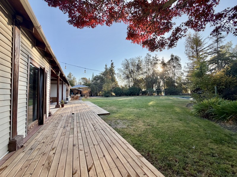 Amplia Casa Con Excelente Ubicación en las Araucarias