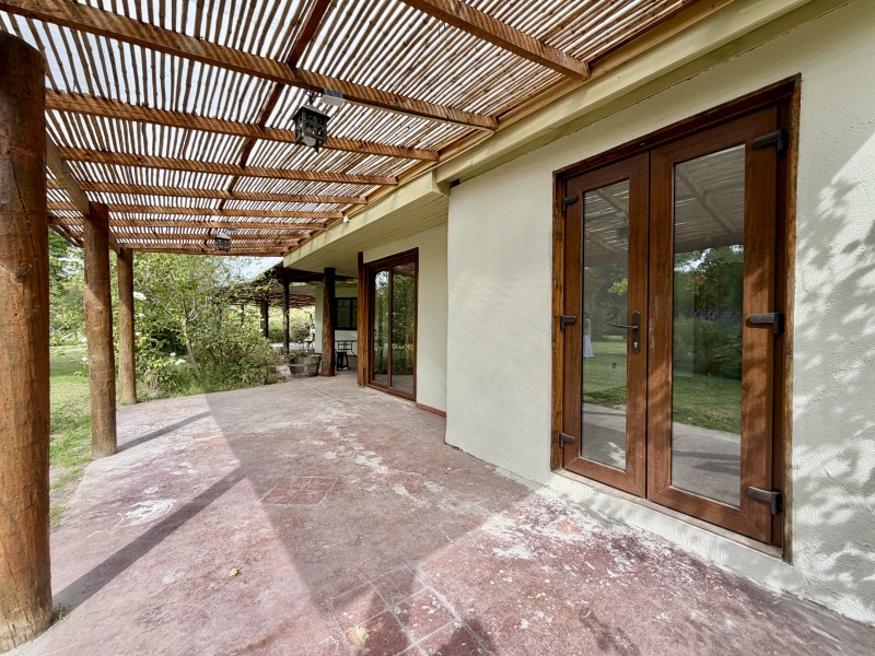 Amplia Casa Campestre Remodelada en Parcelación en Paine