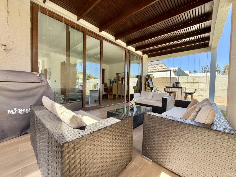 Impecable Casa Mediterránea en Condominio en Alto Jahuel