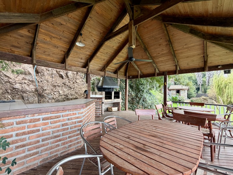 Increíble Casa Con Orilla de Laguna en Aculeo