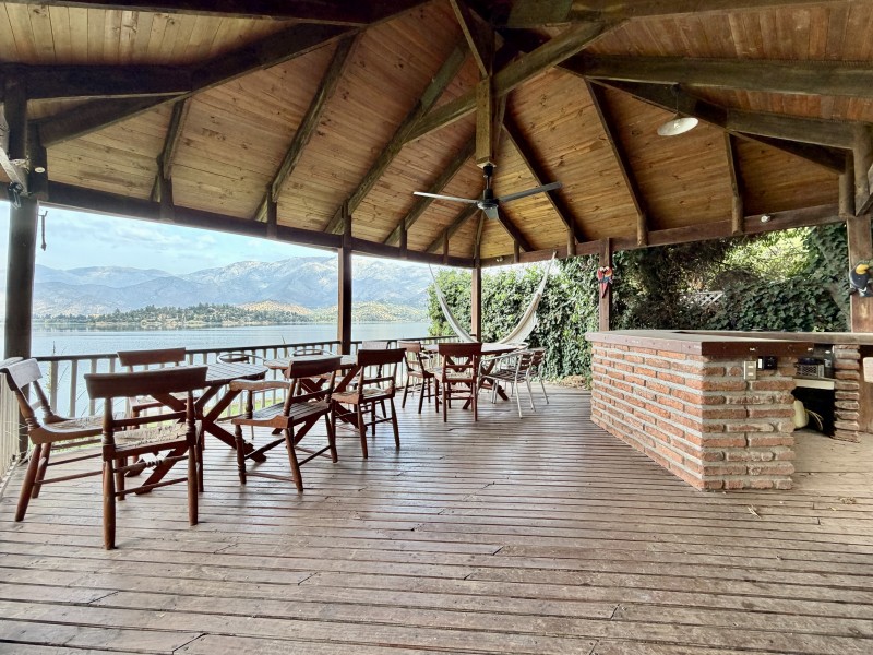 Increíble Casa Con Orilla de Laguna en Aculeo