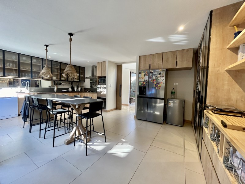 Moderna Casa en Parcelación en Linderos
