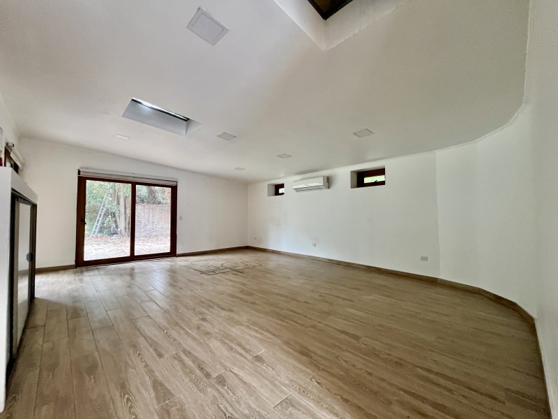 Casa Con Gran Potencial y Excelente Ubicación