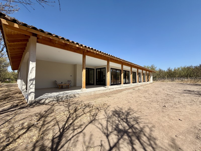 Espectacular Casa Nueva en el Tránsito