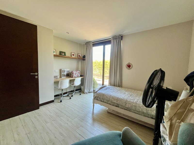 Moderna Casa en Parcelación en Linderos