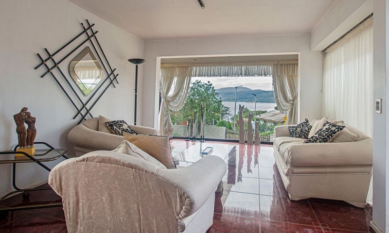 Espectacular Casa Mediterránea en Venta – Papudo