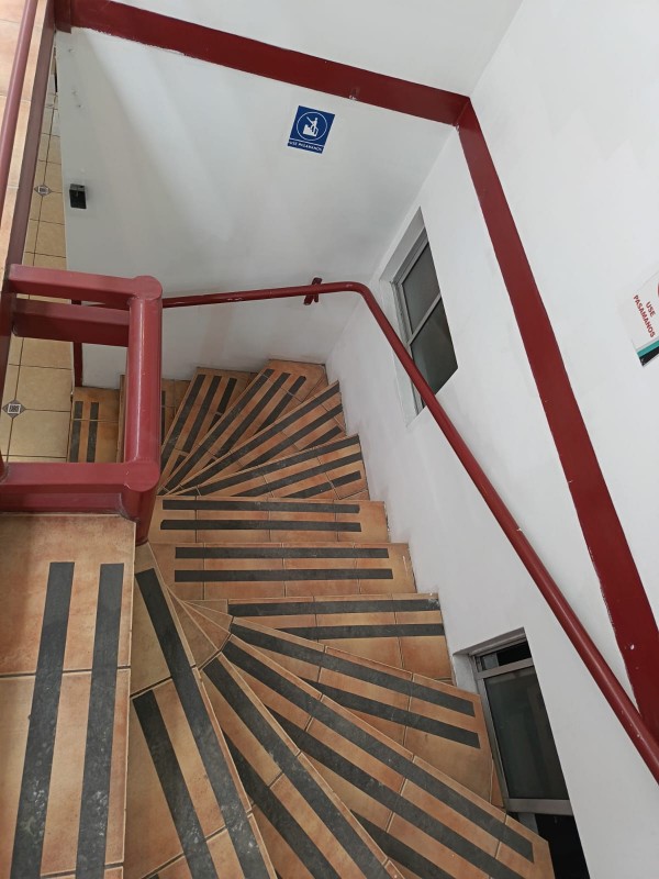 Se Arrienda Hostal para Empresa