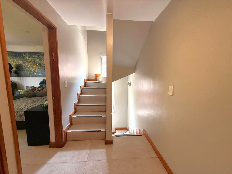 Casa 5D en Valle Monasterio | 380 M² Terreno | Piscina y 3 N