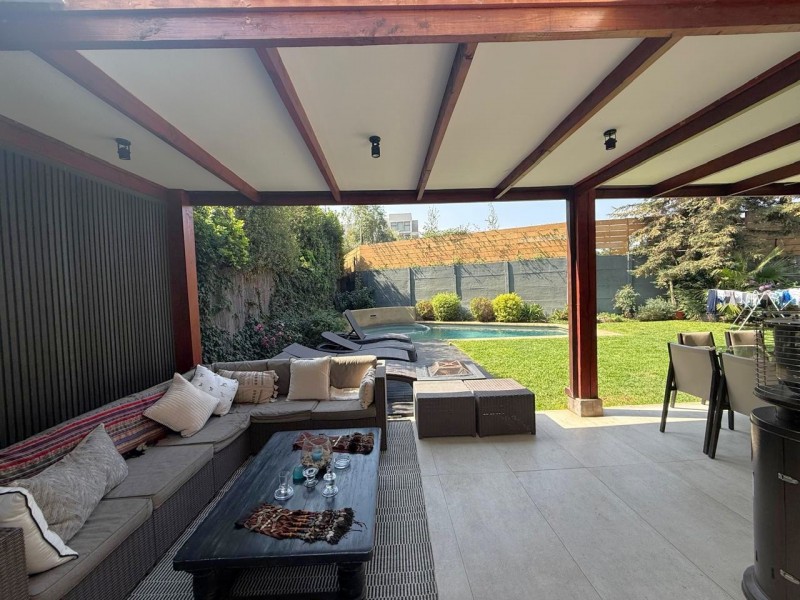 Casa 5D en Valle Monasterio | 380 M² Terreno | Piscina y 3 N