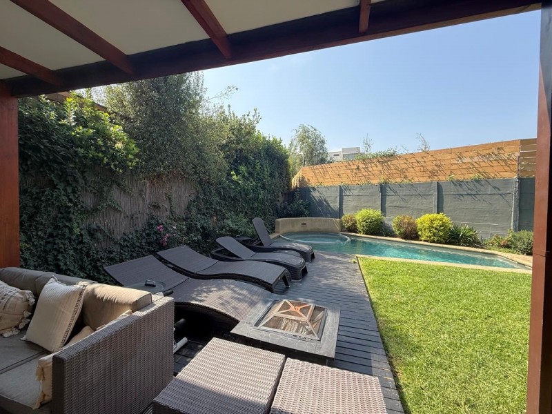 Casa 5D en Valle Monasterio | 380 M² Terreno | Piscina y 3 N