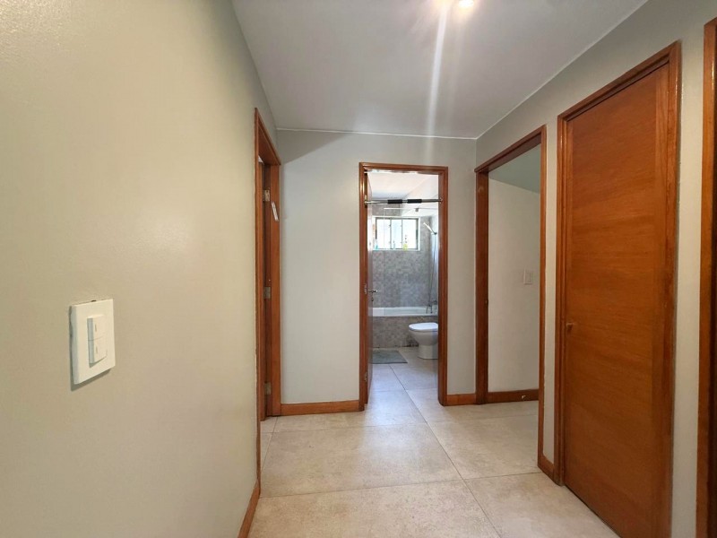 Casa 5D en Valle Monasterio | 380 M² Terreno | Piscina y 3 N