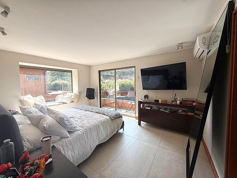 Casa 5D en Valle Monasterio | 380 M² Terreno | Piscina y 3 N