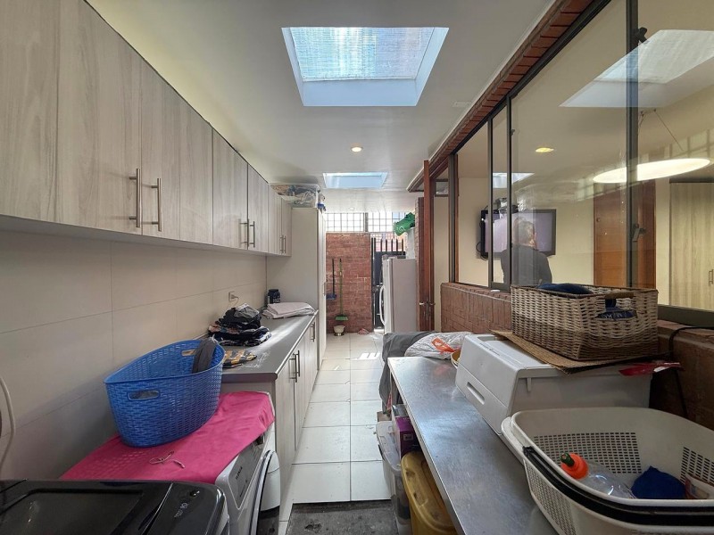 Casa 5D en Valle Monasterio | 380 M² Terreno | Piscina y 3 N