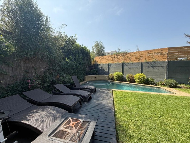 Casa 5D en Valle Monasterio | 380 M² Terreno | Piscina y 3 N