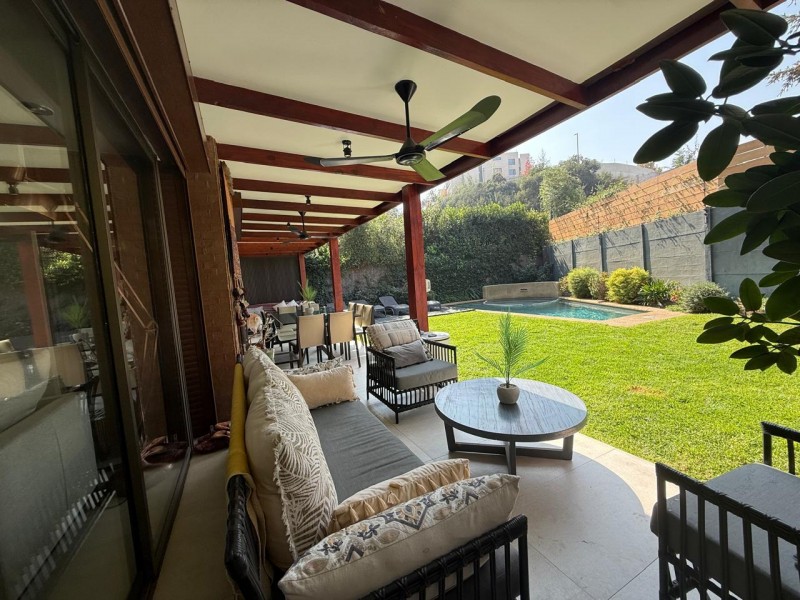 Casa 5D en Valle Monasterio | 380 M² Terreno | Piscina y 3 N