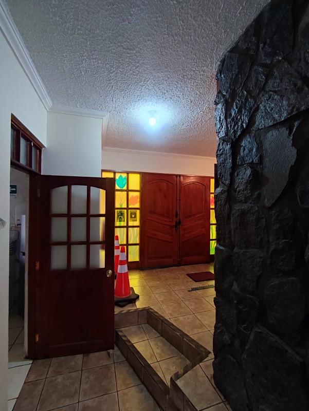 Arriendo Casa/oficina de 6 Dormitorios, C. San Antonio, L.a.