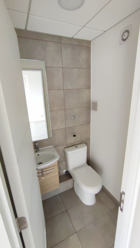 Arriendo Puerto Mayor2, Oficinas desde 43M2, Estacionamiento