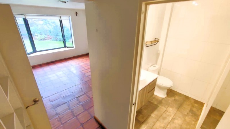 Casa de 300M² Con Piscina y Quincho en Venta/arriendo, L.a