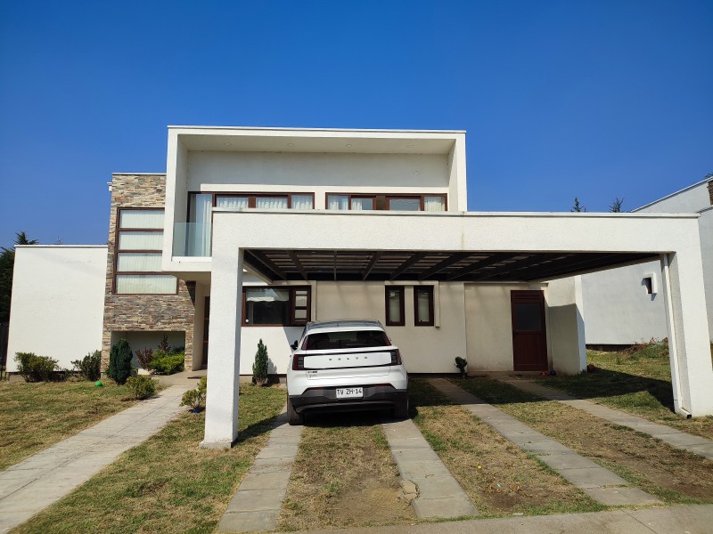 Arriendo Casa Moderna en Condominio Doña Isidora, Antuco, la