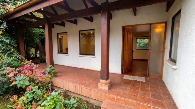 Casa de 300M² Con Piscina y Quincho en Venta/arriendo, L.a