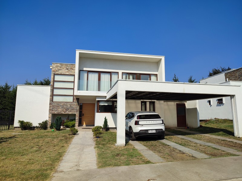 Arriendo Casa Moderna en Condominio Doña Isidora, Antuco, la