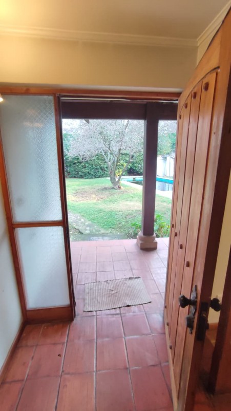 Casa de 300M² Con Piscina y Quincho en Venta/arriendo, L.a