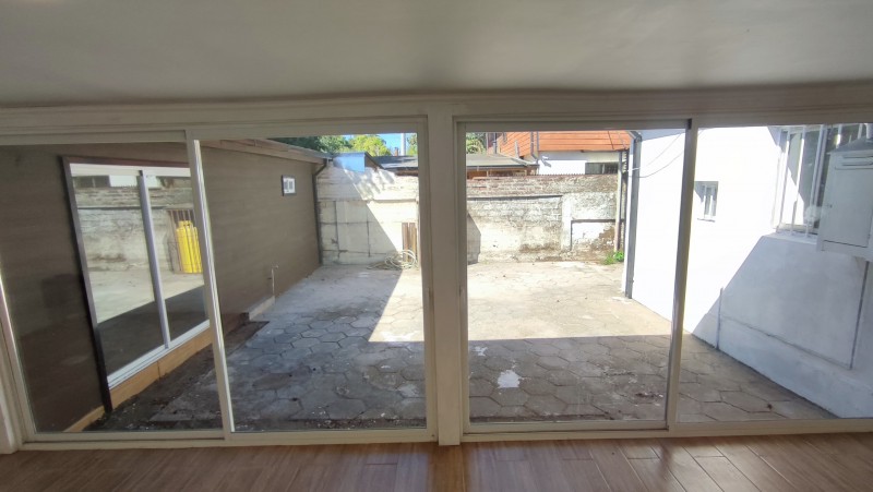 Arriendo Casa Comercial en Barrio Universitario, los