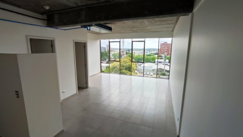 Arriendo Puerto Mayor2, Oficinas desde 43M2, Estacionamiento