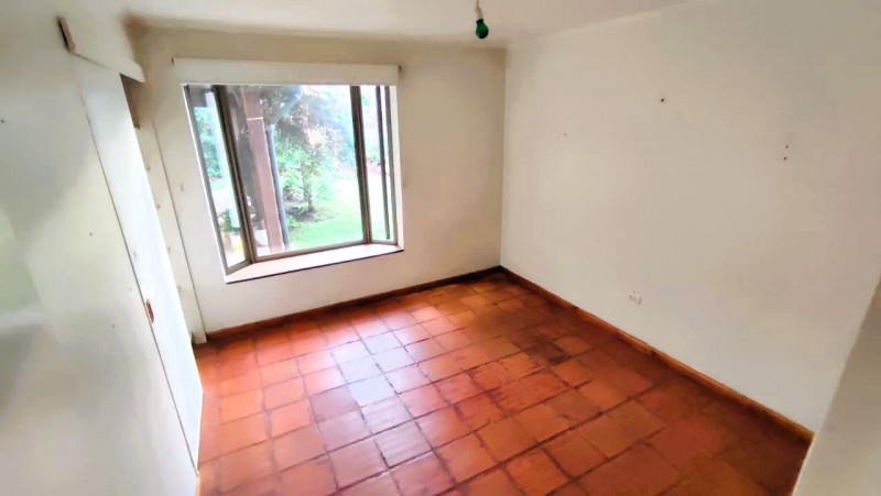 Casa de 300M² Con Piscina y Quincho en Venta/arriendo, L.a