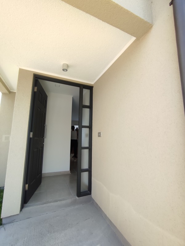 Arriendo Casa en Interior de Condominio Puerto Madero, L.a.