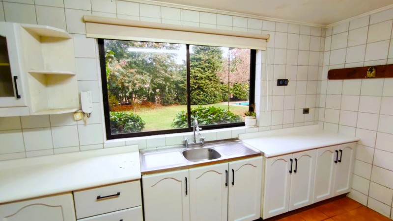 Casa de 300M² Con Piscina y Quincho en Venta/arriendo, L.a