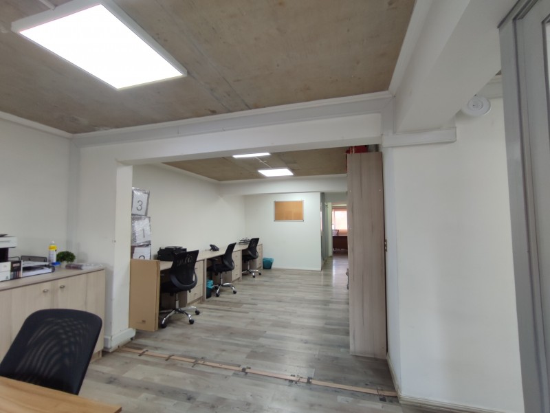 Arriendo Oficinas en el Centro de los Ángeles, 6 Privados