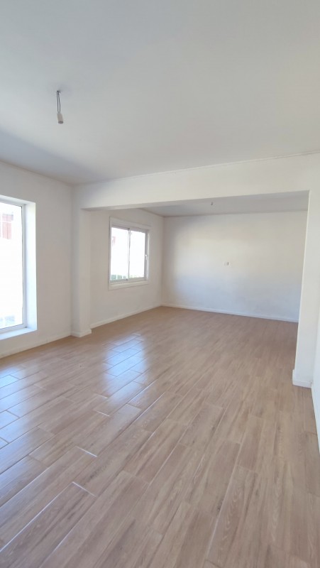 Arriendo Casa Comercial en Barrio Universitario, los