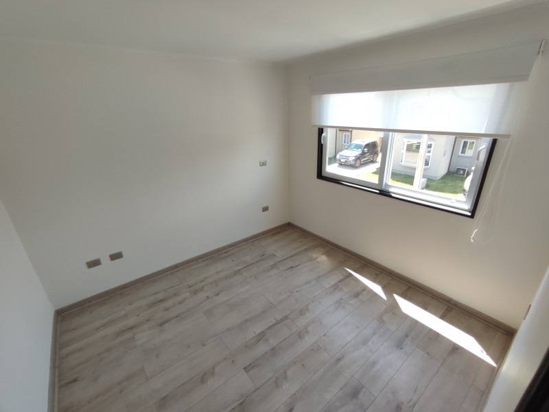Arriendo Casa en Interior de Condominio Puerto Madero, L.a.