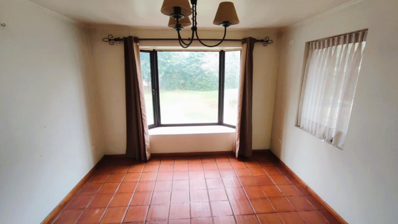 Casa de 300M² Con Piscina y Quincho en Venta/arriendo, L.a